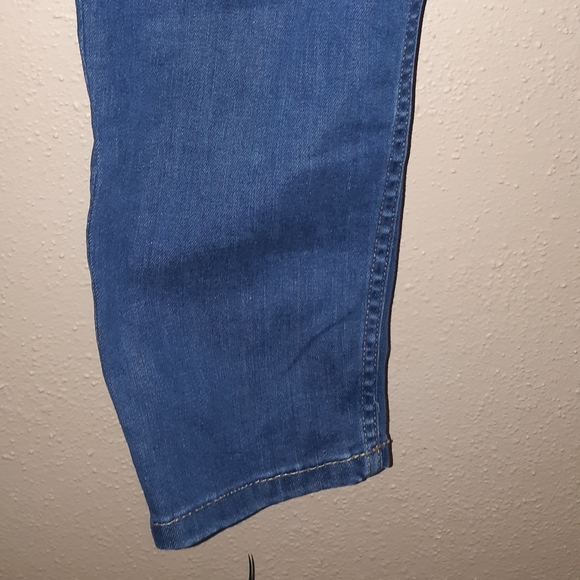 Guess "Power Stretch" Skinny - Picture 9 of 10